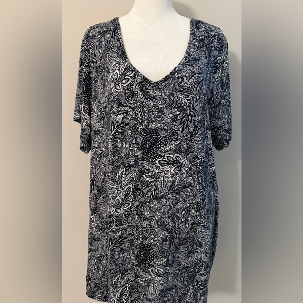 J Jill Floral V-Neck Top - Size 2X